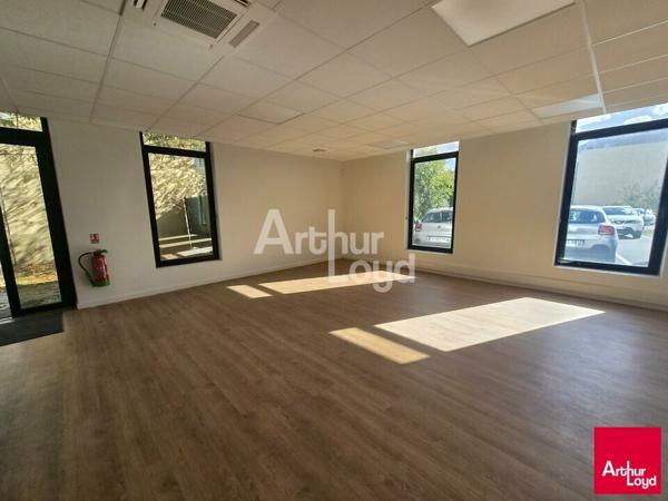 ANGERS OUEST BUREAUX DE 163 m² à louer situés en rez-de-chaussée