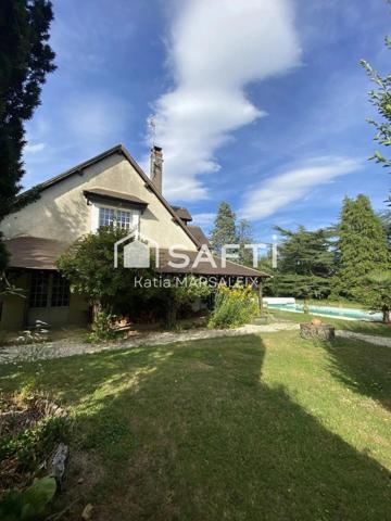 Propriété sur 4612m² de terrain avec piscine