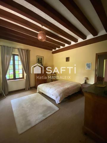 Propriété sur 4612m² de terrain avec piscine