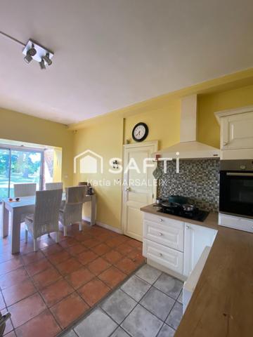 Propriété sur 4612m² de terrain avec piscine