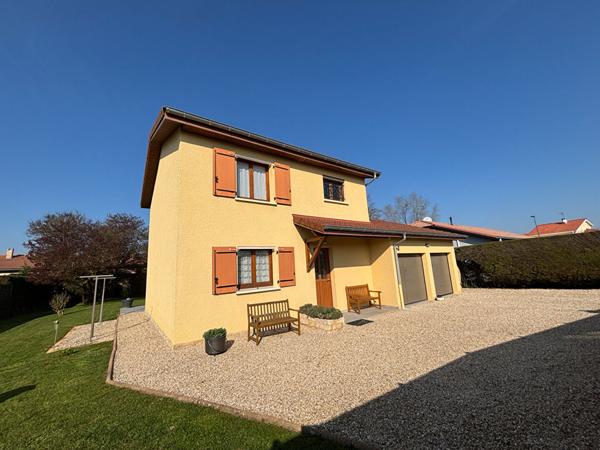 Certines à vendre maison 3 chambres garage double Terrain de 780 m², en parfait état