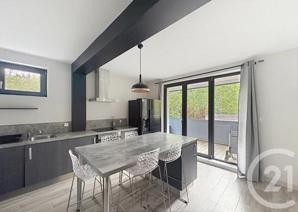 Appartement F4 à vendre  4 pièces - 83,40 m 2   LAVAL  - 53