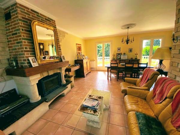 Maison Excideuil 7 pièce(s) 135 m2