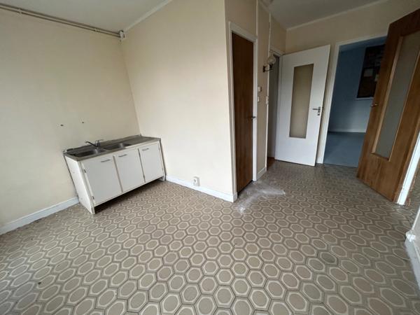 À vendre – Lot de deux logements dans village proche centre BLENEAU (89)