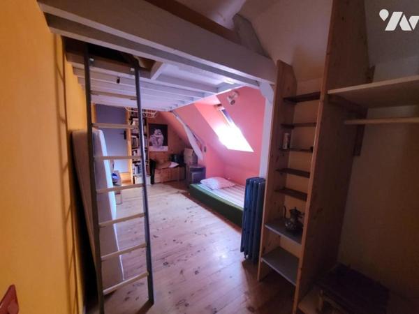 BRIELLES - Bourg - Maison avec dépendances et terrain