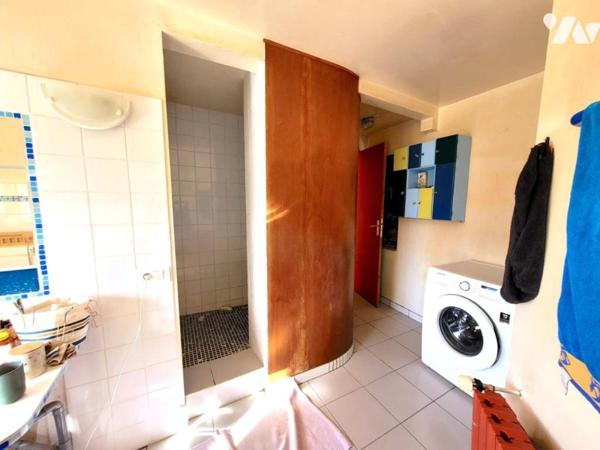 BRIELLES - Bourg - Maison avec dépendances et terrain