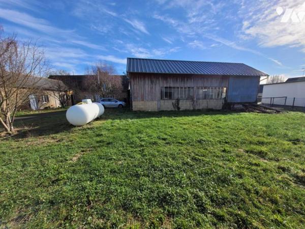 BRIELLES - Bourg - Maison avec dépendances et terrain