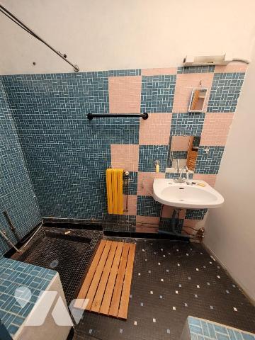 BRIELLES - Bourg - Maison avec dépendances et terrain