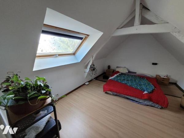 BRIELLES - Bourg - Maison avec dépendances et terrain