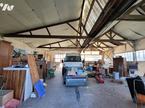 BRIELLES - Bourg - Maison avec dépendances et terrain