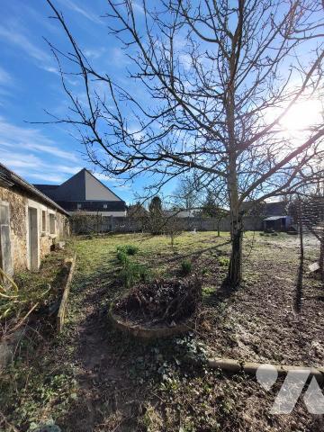 BRIELLES - Bourg - Maison avec dépendances et terrain