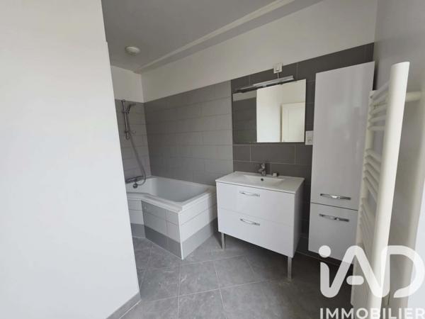 Location appartement 4 pièces 93,65 m² Villeneuve-sur-Yonne