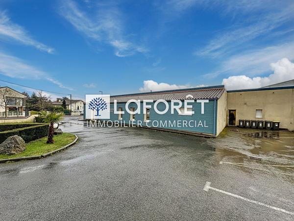 Achat local commercial près de PARTHENAY - 663 m² - 424 000 €