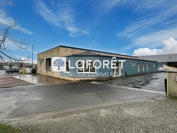 Achat local commercial près de PARTHENAY - 663 m² - 424 000 €