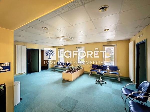 Achat local commercial près de PARTHENAY - 663 m² - 424 000 €