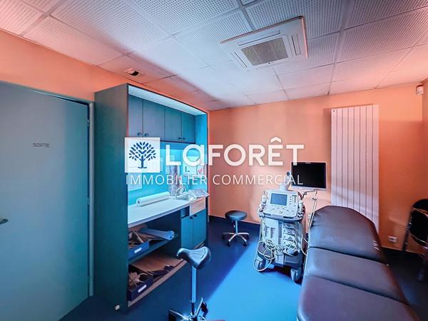 Achat local commercial près de PARTHENAY - 663 m² - 424 000 €