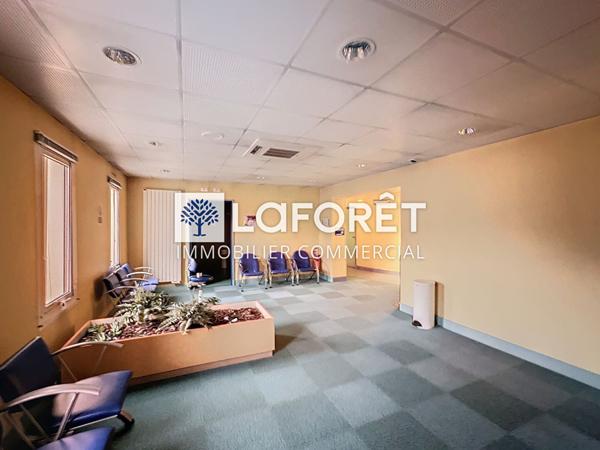 Achat local commercial près de PARTHENAY - 663 m² - 424 000 €