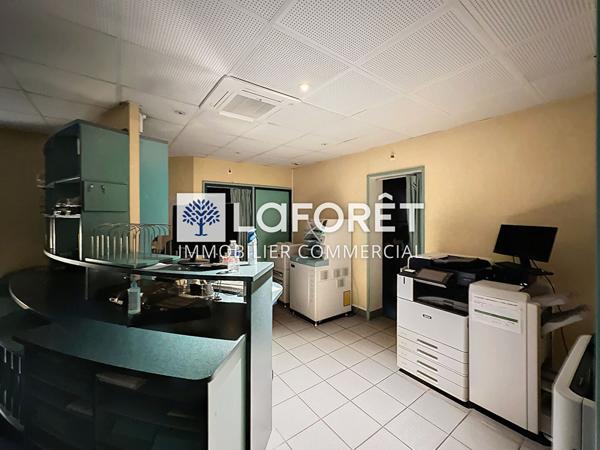 Achat local commercial près de PARTHENAY - 663 m² - 424 000 €