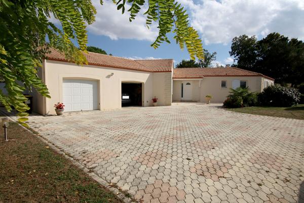 Maison - 7 pièces - 192 m²