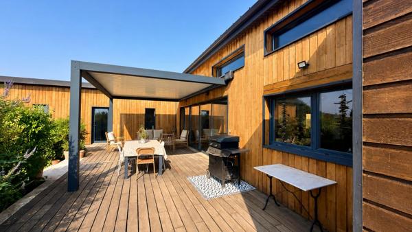 Villa contemporaine T6 avec piscine à moins de 10 minutes de CAHORS