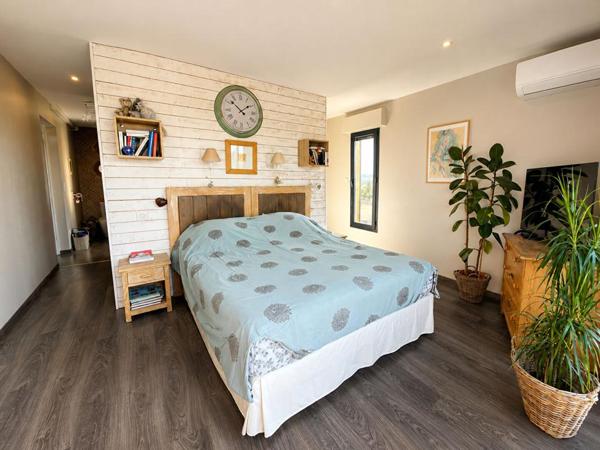 Villa contemporaine T6 avec piscine à moins de 10 minutes de CAHORS