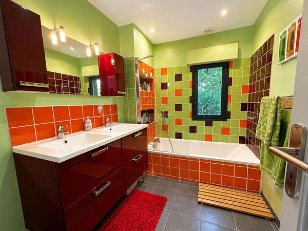 Villa contemporaine T6 avec piscine à moins de 10 minutes de CAHORS