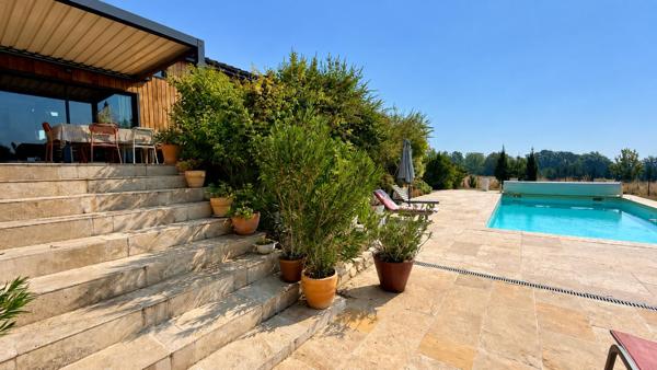 Villa contemporaine T6 avec piscine à moins de 10 minutes de CAHORS