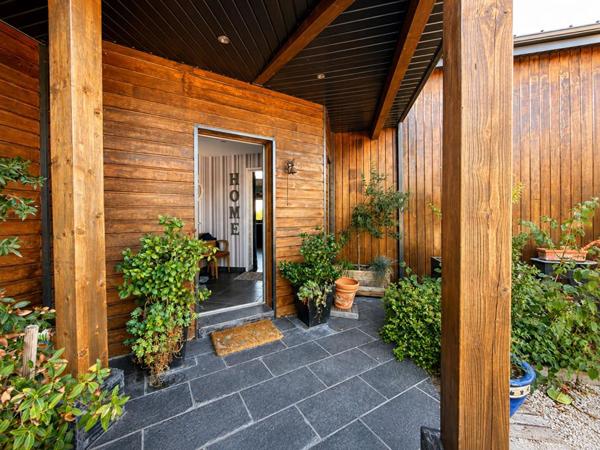Villa contemporaine T6 avec piscine à moins de 10 minutes de CAHORS