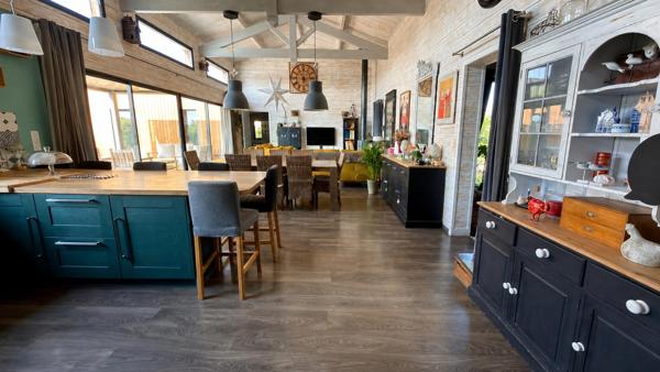 Villa contemporaine T6 avec piscine à moins de 10 minutes de CAHORS