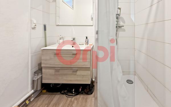 Appartement à vendre    2 pièces • 42,09 m2 Lyon 3