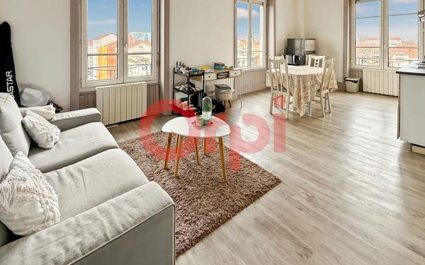 Appartement à vendre    2 pièces • 42,09 m2 Lyon 3