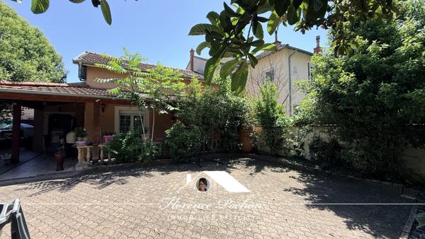 Maison
         5 pièces
        - 123 m² Bien prestige 510 000 € *