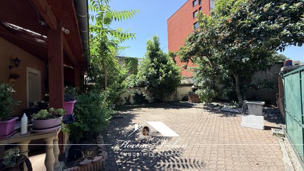 Maison
         5 pièces
        - 123 m² Bien prestige 510 000 € *