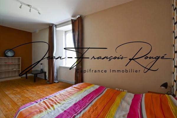 Saint-Germain d'elle, maison à finir de rénover avec trois chambres, dépendances et 2 hectares de terrain !!!