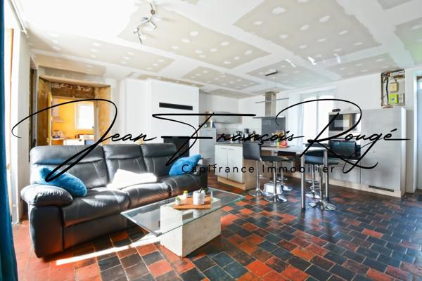 Saint-Germain d'elle, maison à finir de rénover avec trois chambres, dépendances et 2 hectares de terrain !!!