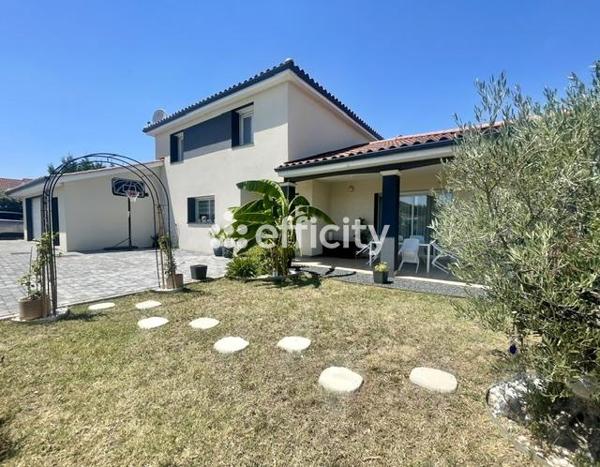 Maison
         5 pièces
        - 167 m² Exclusivité 410 000 € *