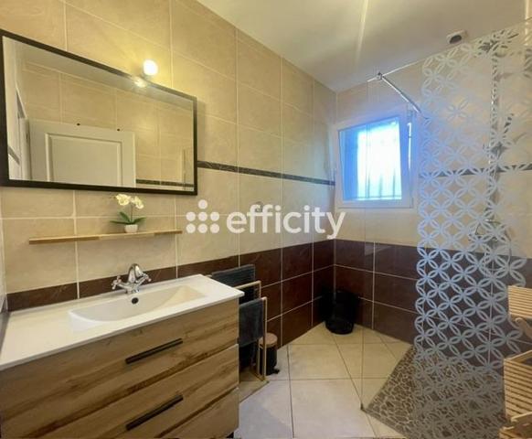 Maison
         5 pièces
        - 167 m² Exclusivité 410 000 € *