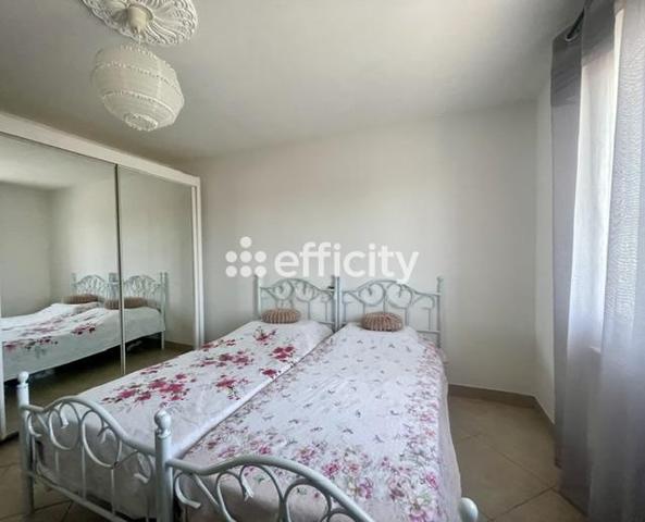Maison
         5 pièces
        - 167 m² Exclusivité 410 000 € *
