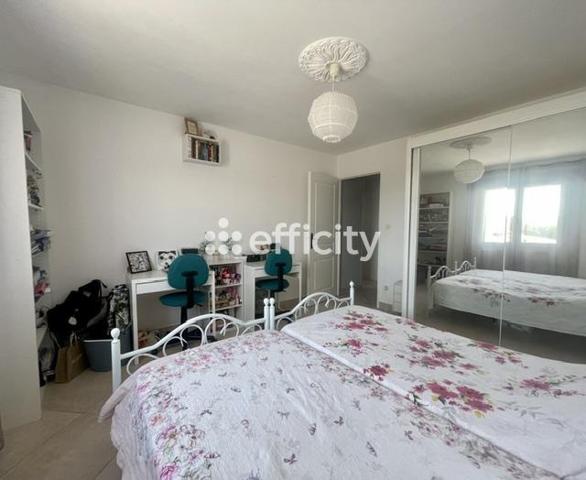 Maison
         5 pièces
        - 167 m² Exclusivité 410 000 € *
