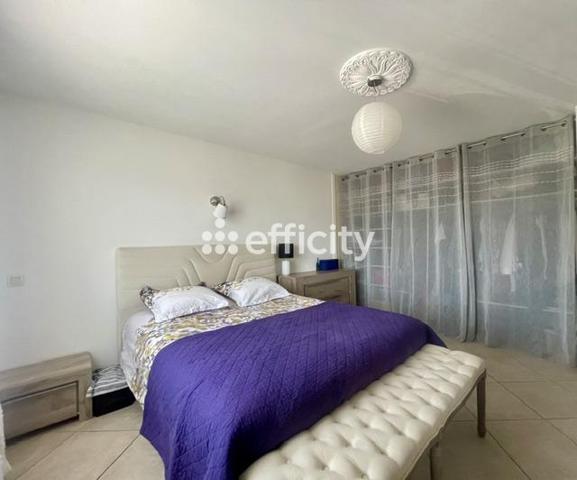 Maison
         5 pièces
        - 167 m² Exclusivité 410 000 € *