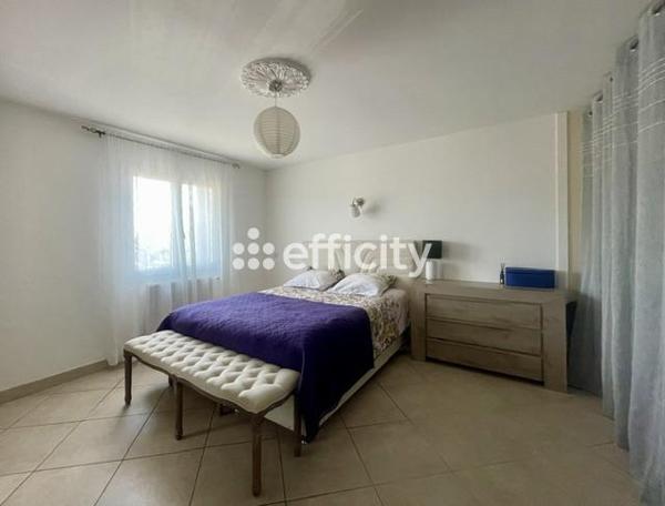 Maison
         5 pièces
        - 167 m² Exclusivité 410 000 € *