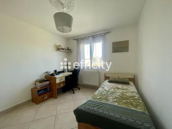 Maison
         5 pièces
        - 167 m² Exclusivité 410 000 € *