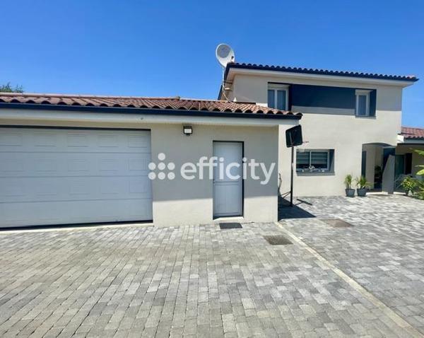 Maison
         5 pièces
        - 167 m² Exclusivité 410 000 € *