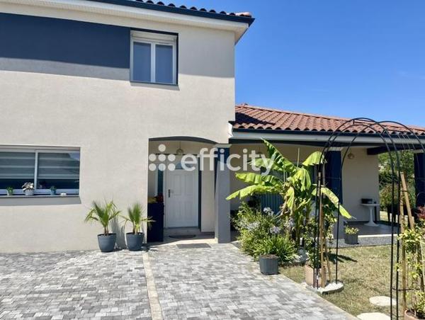 Maison
         5 pièces
        - 167 m² Exclusivité 410 000 € *