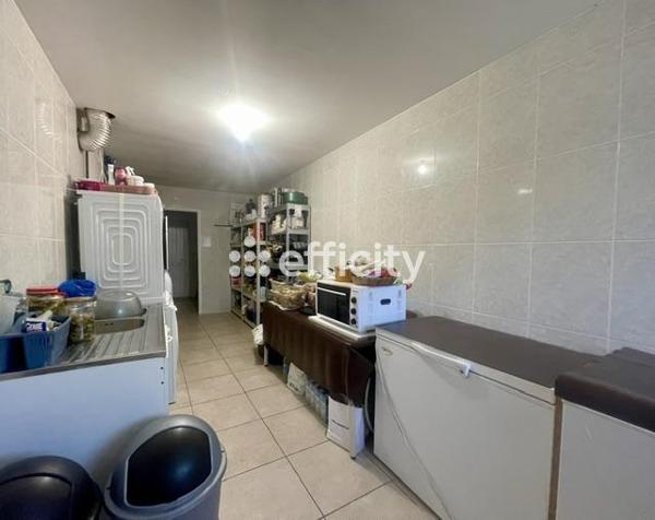 Maison
         5 pièces
        - 167 m² Exclusivité 410 000 € *