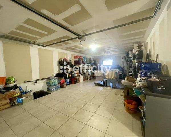 Maison
         5 pièces
        - 167 m² Exclusivité 410 000 € *