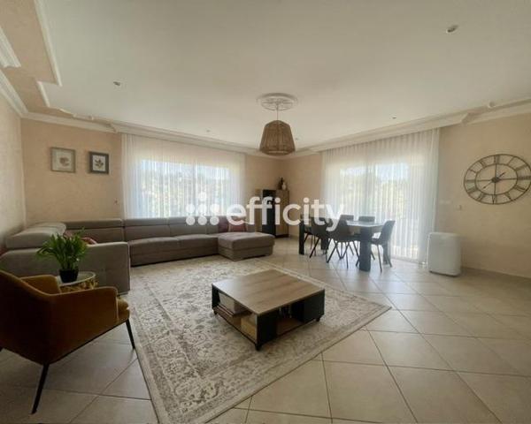 Maison
         5 pièces
        - 167 m² Exclusivité 410 000 € *