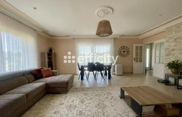 Maison
         5 pièces
        - 167 m² Exclusivité 410 000 € *