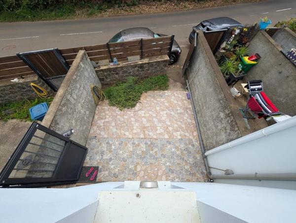 ETANG SAINT-LEU  (≈ 400 m alt) – T3 VUE MER PANORAMIQUE – 70 m² – 210 000 € HAI