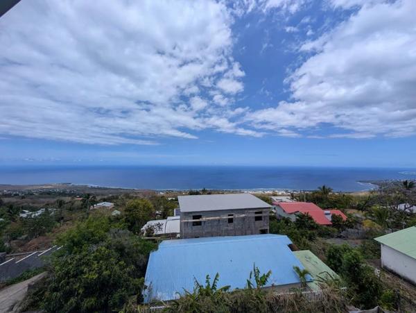 ETANG SAINT-LEU  (≈ 400 m alt) – T3 VUE MER PANORAMIQUE – 70 m² – 210 000 € HAI